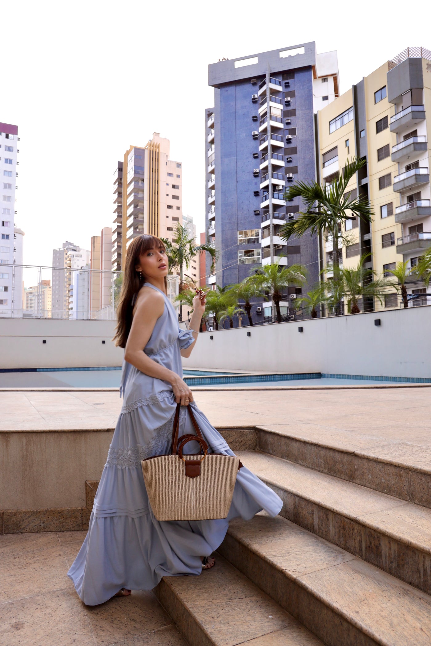 VESTIDO LONGO DETALHES RENDA