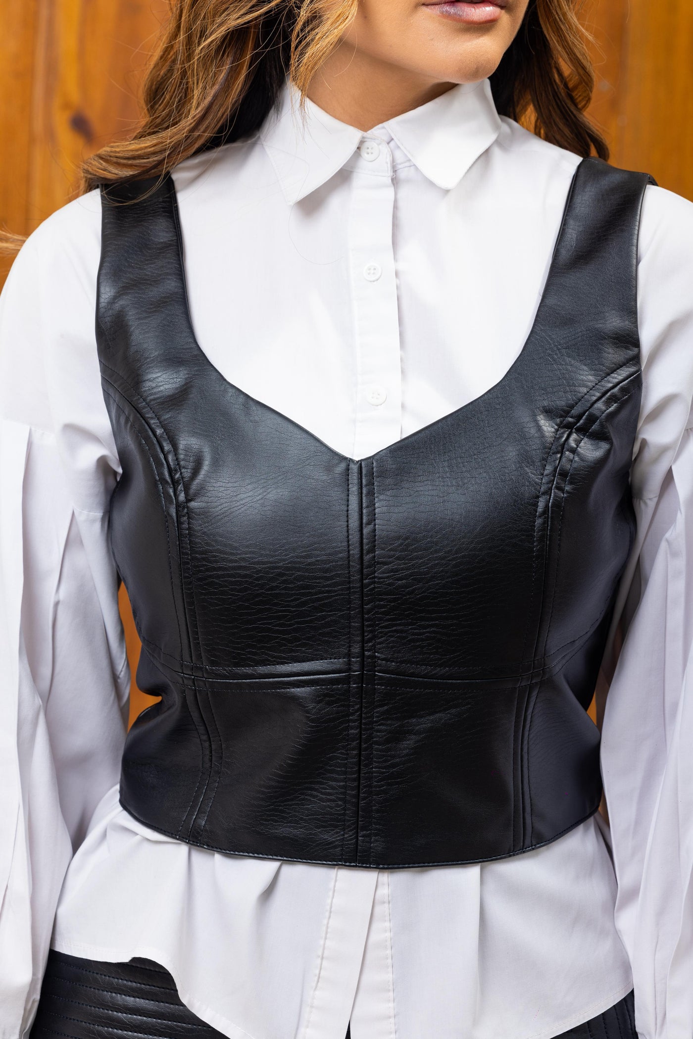 TOP LEATHER FAKE PRETO
