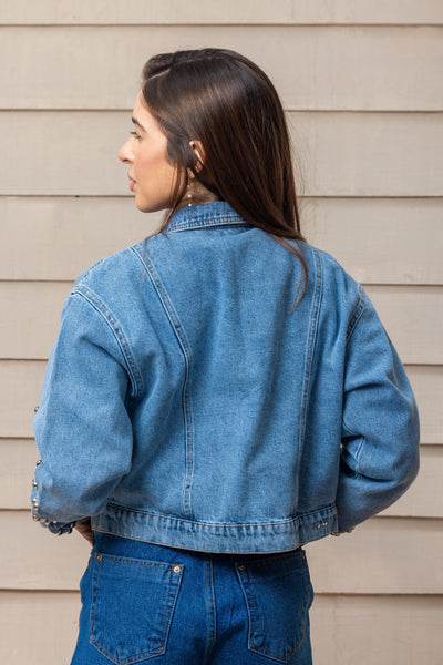 JAQUETA JEANS APLICAÇÕES