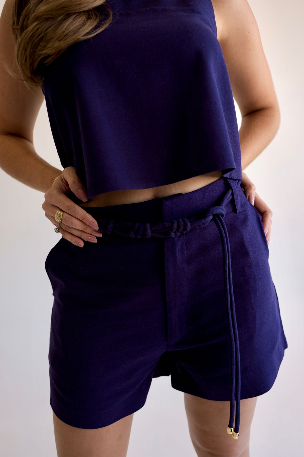 SHORT ALFAIATARIA COM CINTO DE CORDÃO